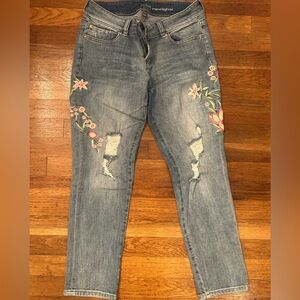 SZ 4 Soho Floral Embroidered Distressed Boyfriend Jeans 
New York & Co 
Denim